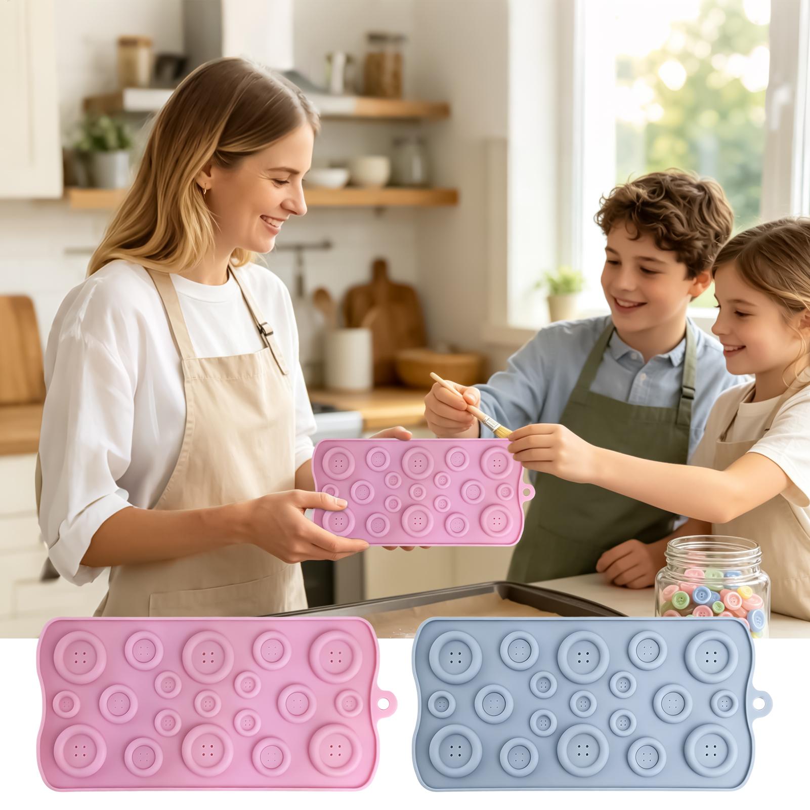 Gummy Candy - 19個の空洞が入ったボタン型のチョコレート型。食品グレードのシリコン製で、DIYキャンディやグミ作りに最適。クリスマス、ハロウィン、誕生日パーティーなどにも。