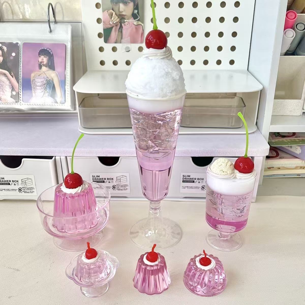 紫昭和風茶飾り古代桜ソーダゼリーキーホルダー接着剤完成品 2 - Chocolate Snack のレビューと価格